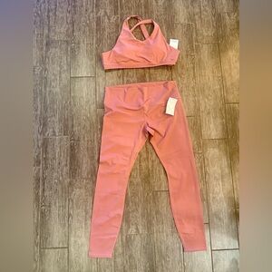 NWT size 2XL leggings and bra set..
